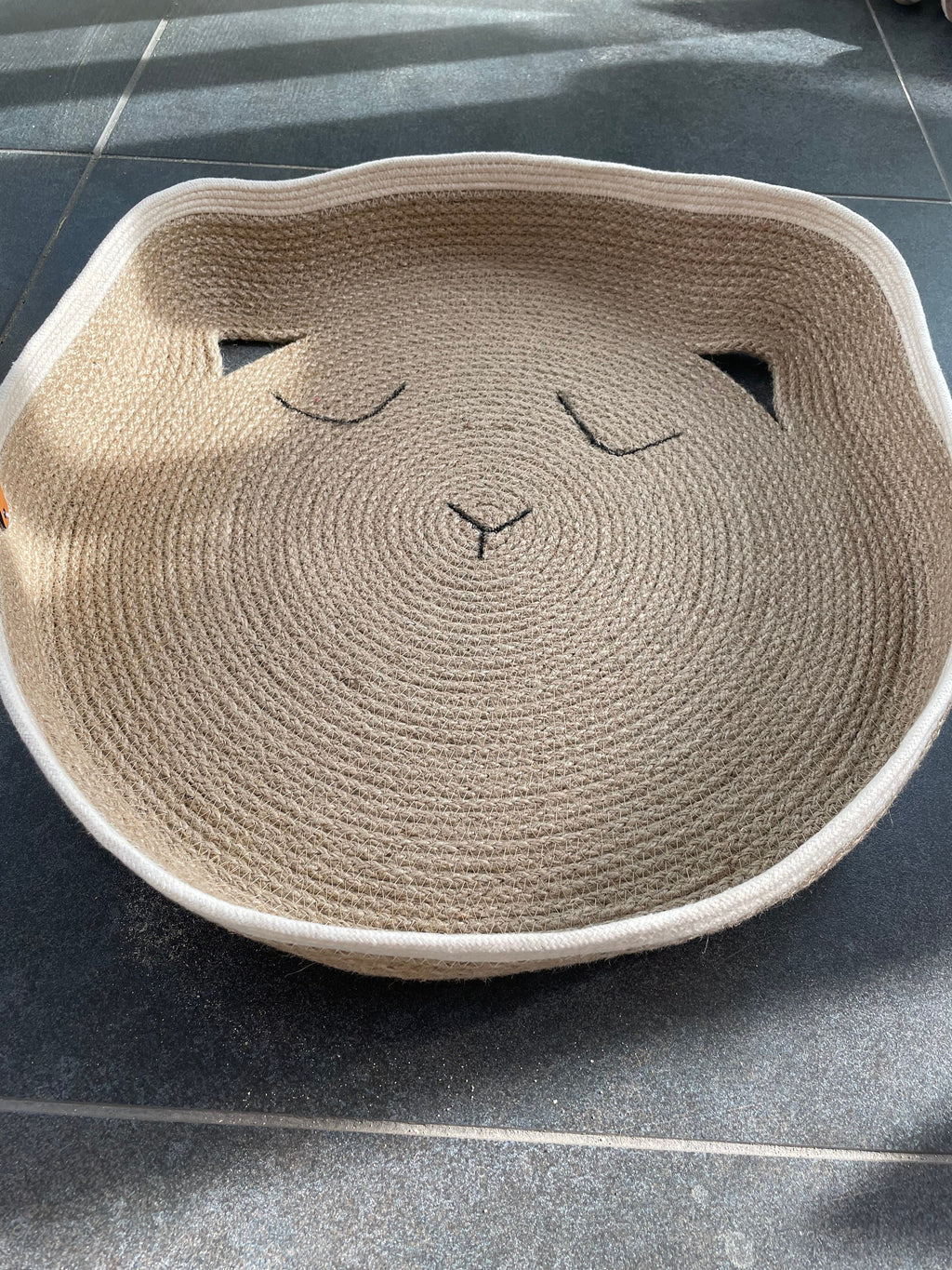 Cat Basket and Scratcher; Handmade Jute Cat Place Mat; Cat Scratch Mat; Environmental Friendly Cat Food Bowl Mat; Pet Basket; Cat Furniture