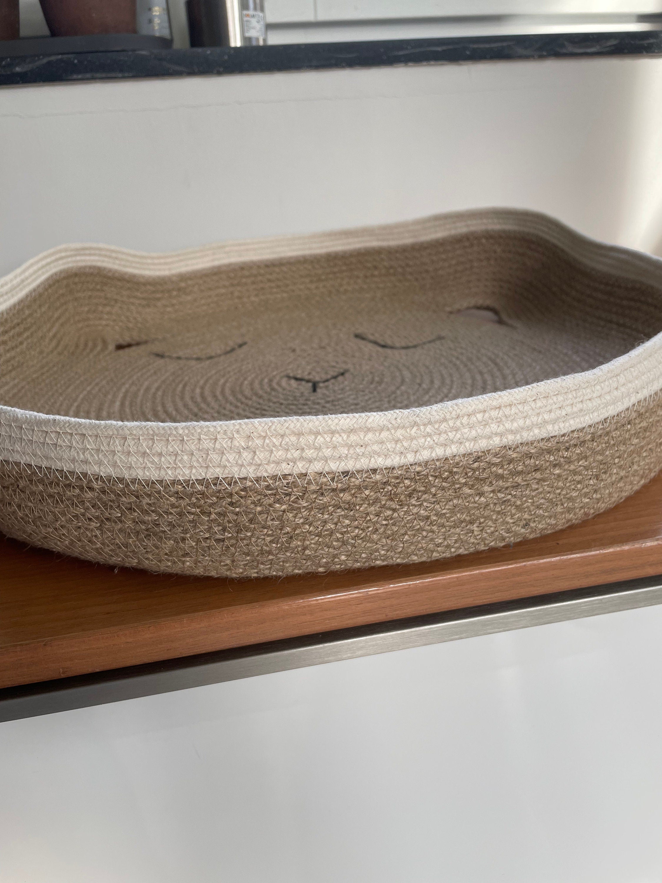 Cat Basket and Scratcher; Handmade Jute Cat Place Mat; Cat Scratch Mat; Environmental Friendly Cat Food Bowl Mat; Pet Basket; Cat Furniture