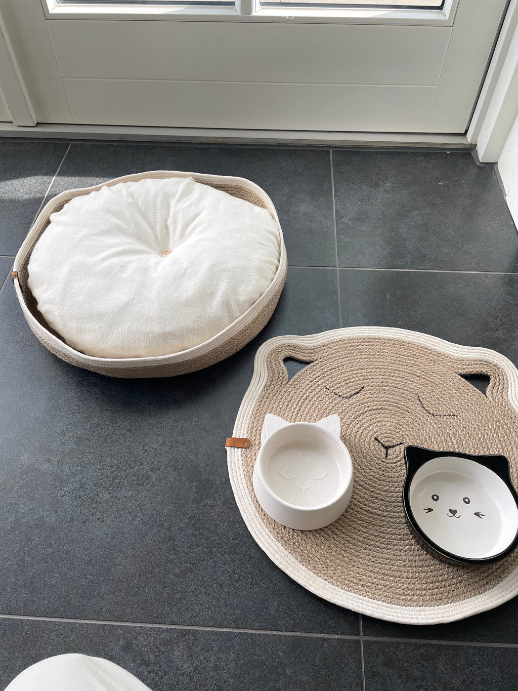 Cat Basket and Scratcher; Handmade Jute Cat Place Mat; Cat Scratch Mat; Environmental Friendly Cat Food Bowl Mat; Pet Basket; Cat Furniture