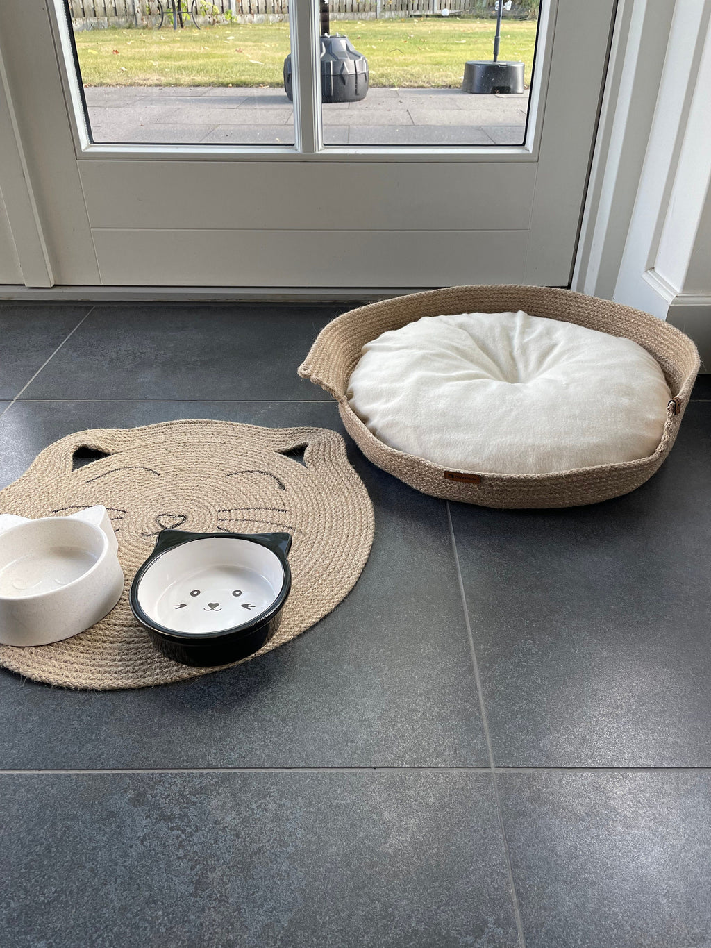 Cat Scratcher; Handmade Jute Cat Place Mat; Cat Scratching Mat; Environmental Friendly Cat Food Bowl Mat; Pet Basket; Cat Furniture