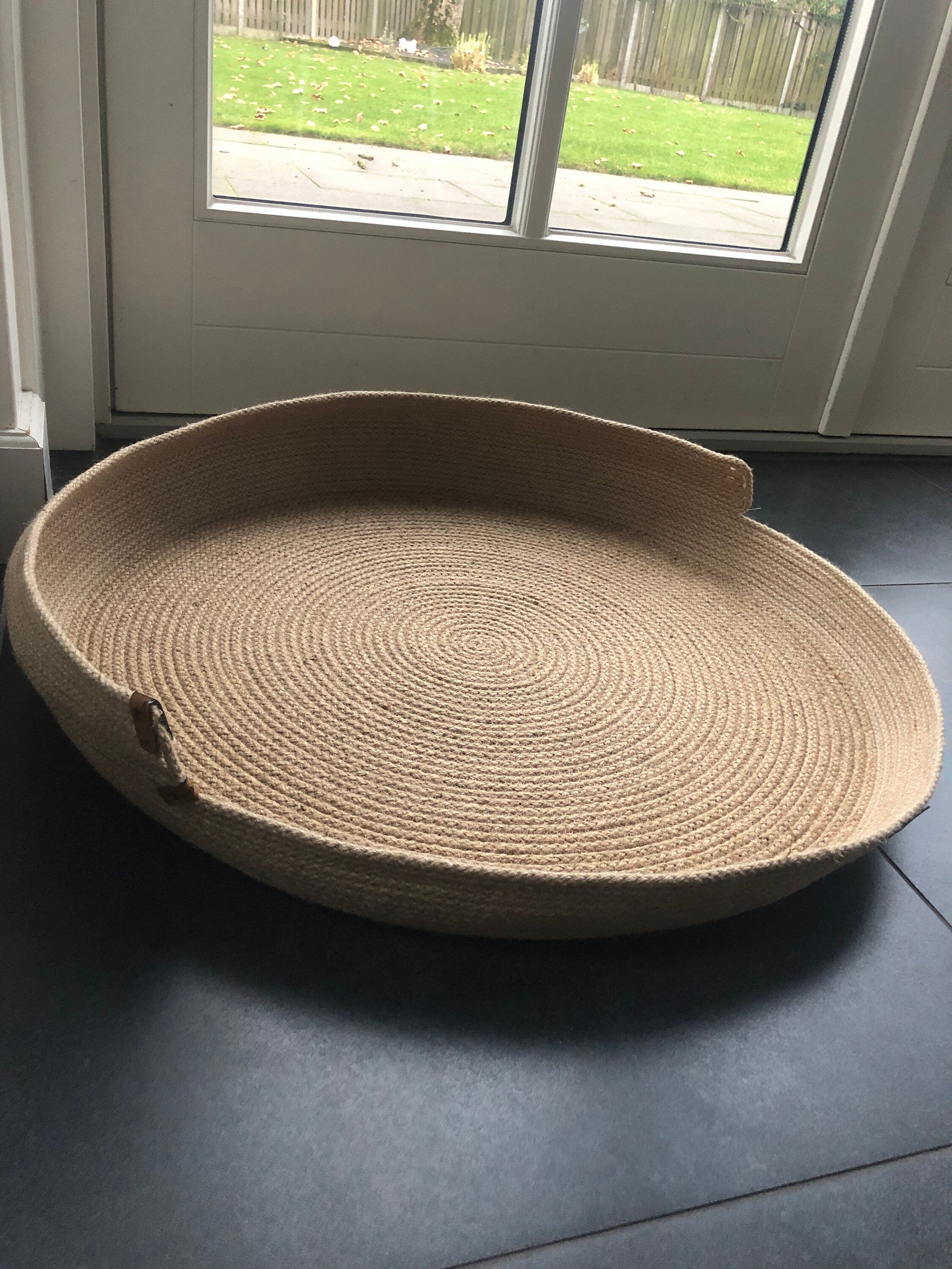 Handmade Jute Dog Place Mat; Dog Food Mat; Environmental Friendly Dog Food Bowl Mat; Pet Basket; Dog Furniture; Dog Accessories