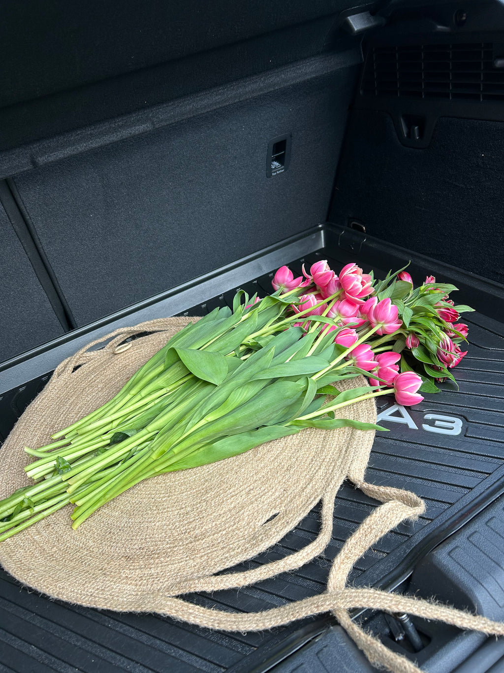 Jute Flower Bag, Mother's Day Gift, BOHO Housewarming Gift, Flower Carry Bag, Harvest Basket, Handmade Vegetable Basket, Country Bag
